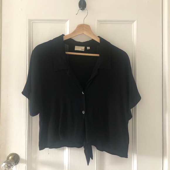 Aritzia Wilfred Free Tie Front Blouse Short Sleeve Black size M - Picture 2 of 2